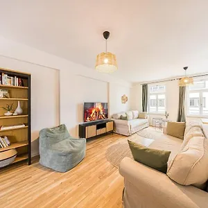 Stylisches Zentrales City-apartment Mit 2 Balkonen Leipzig